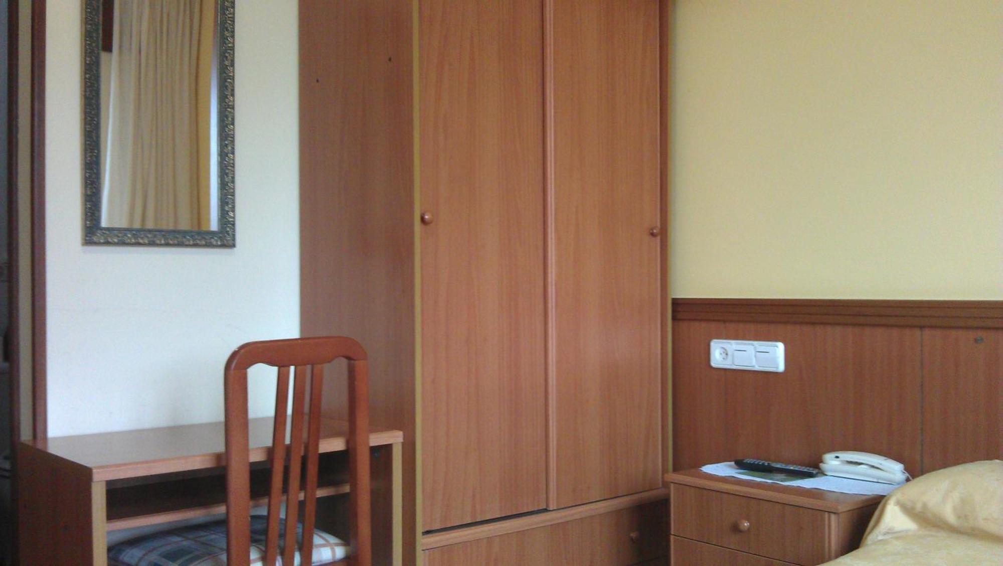 Hostal Restaurante O'Cadaval Frades Номер фото