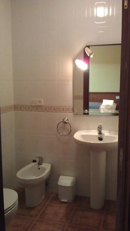 Hostal Restaurante O'Cadaval Frades Номер фото