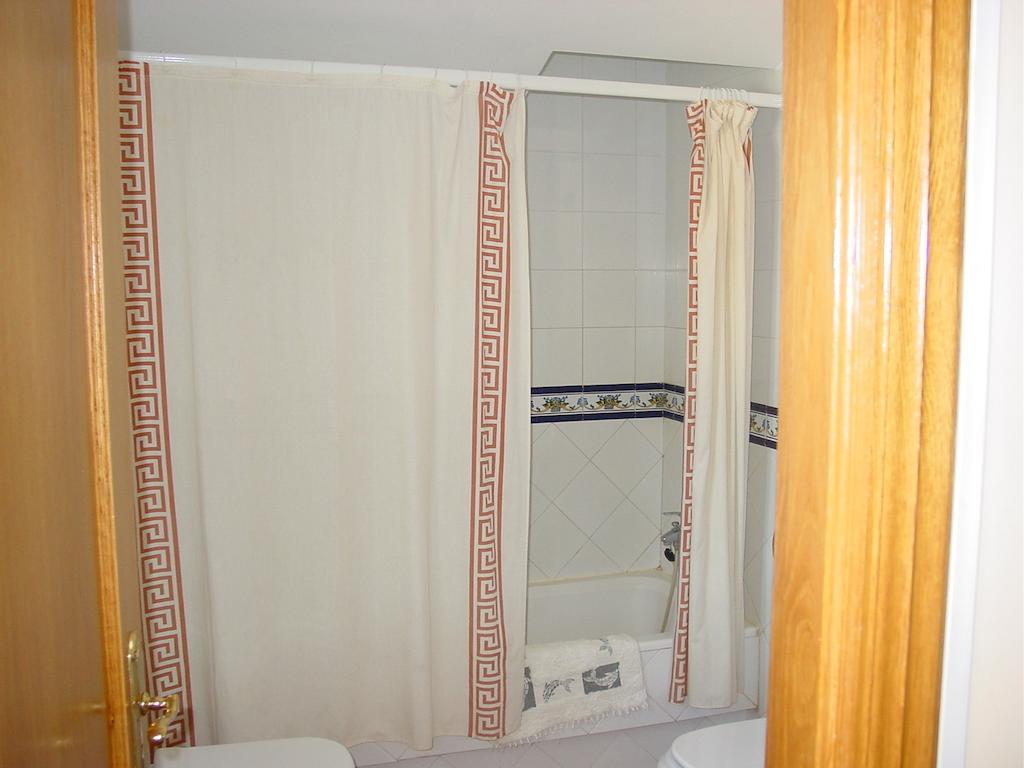 Hostal Restaurante O'Cadaval Frades Екстер'єр фото